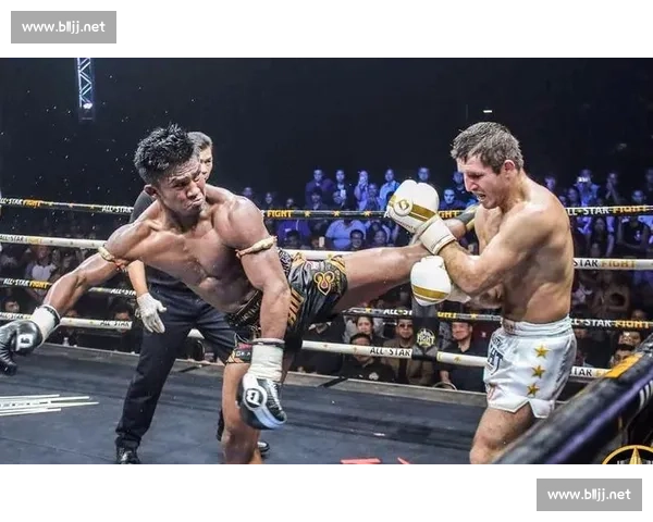 泰拳擂台碰撞中国功夫传统与现代实战的力量较量世界格斗视角下的巅峰对决